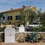 Pozega * Pinezici (Krk)