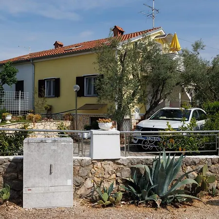 Pozega * Pinezici (Krk)